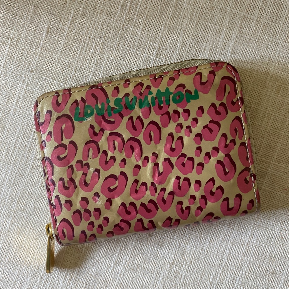 RARE Louis Vuitton Vernis patent leather wallet
